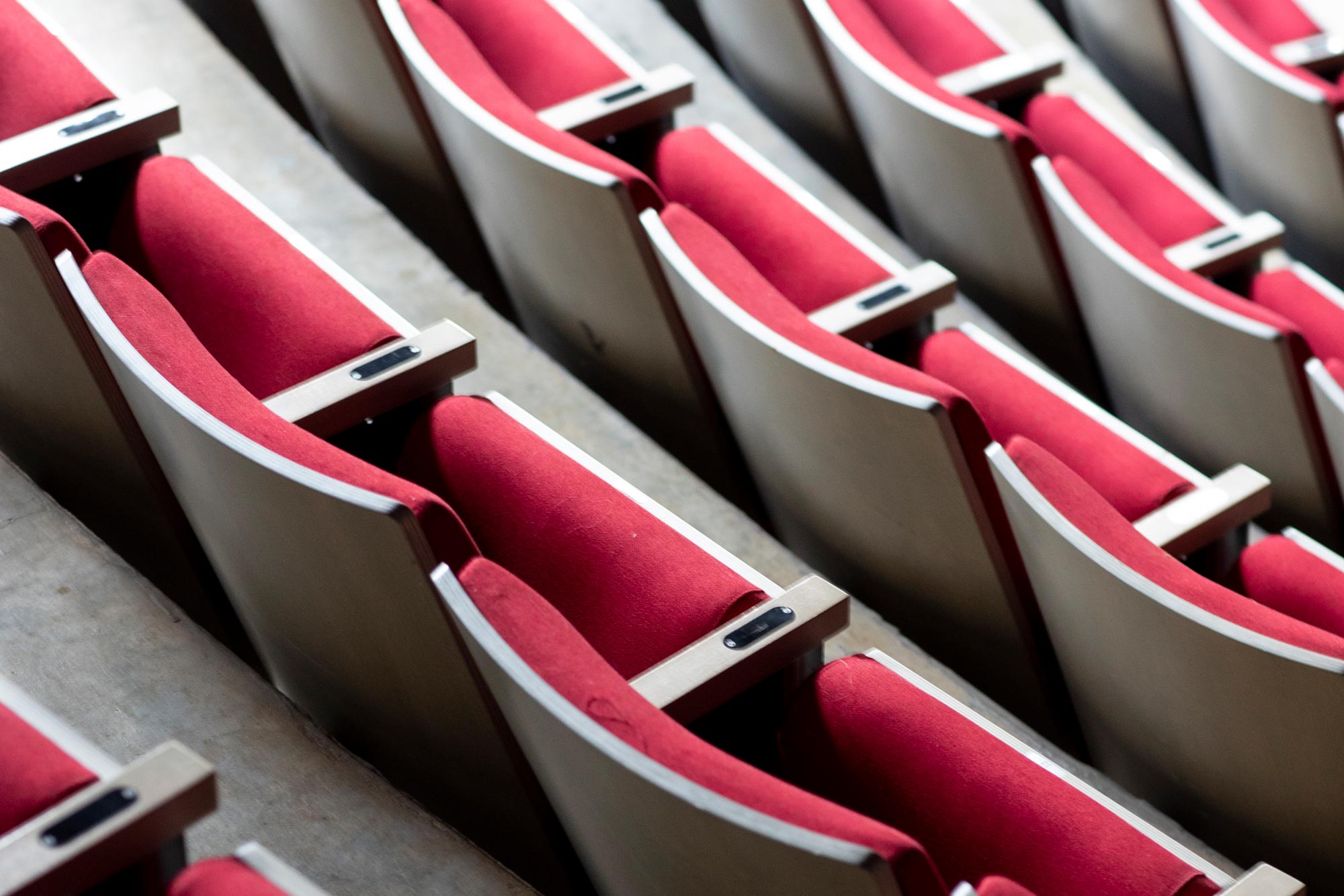 With seats suddenly empty, fine arts faculty and students at UVA had to find new ways to connect. (Photo by Sanjay Suchak, University Communications)
