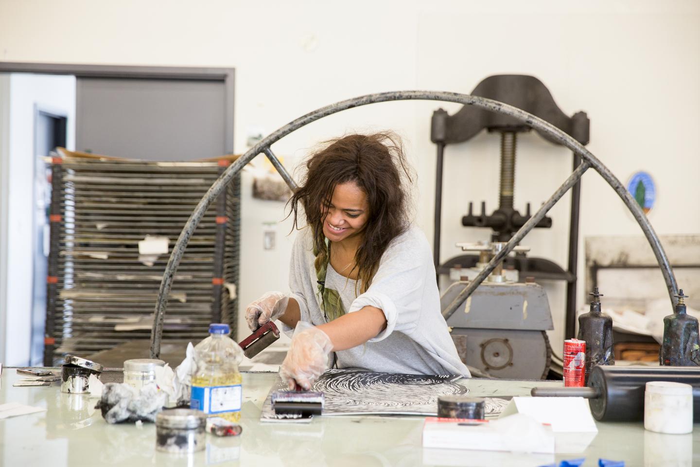 Student in art class