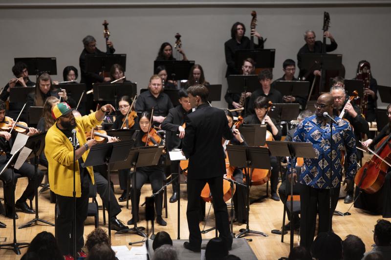 A.D. Carson with the Charlottesville Symphony :: Image by Joyce Boghosian 