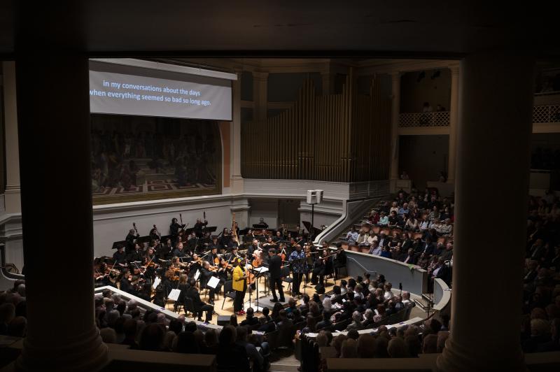 A.D. Carson with the Charlottesville Symphony :: Image by Joyce Boghosian 