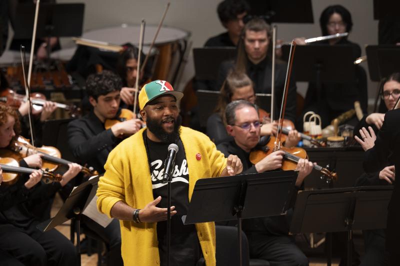 A.D. Carson with the Charlottesville Symphony :: Image by Joyce Boghosian 